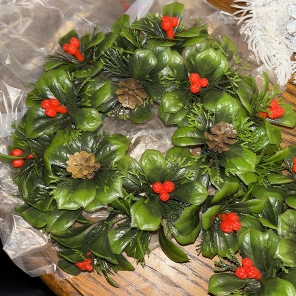 4- Vintage Christmas candle table pieces 3-6” & 10”, candles in center of circle - Picture 5 of 6